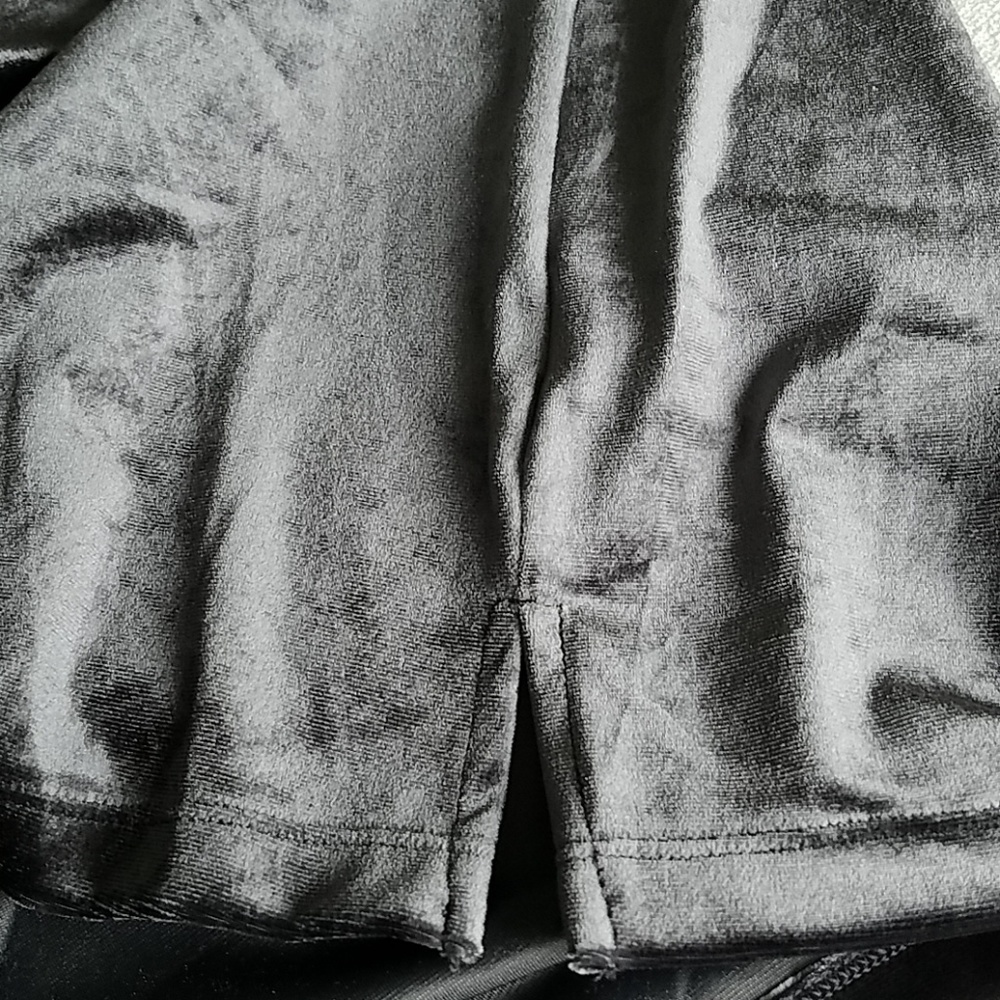❤️ 2 for $15 ❤️ Old Navy Crushed Charcoal Velvet top - size Small - Picture 4 of 5